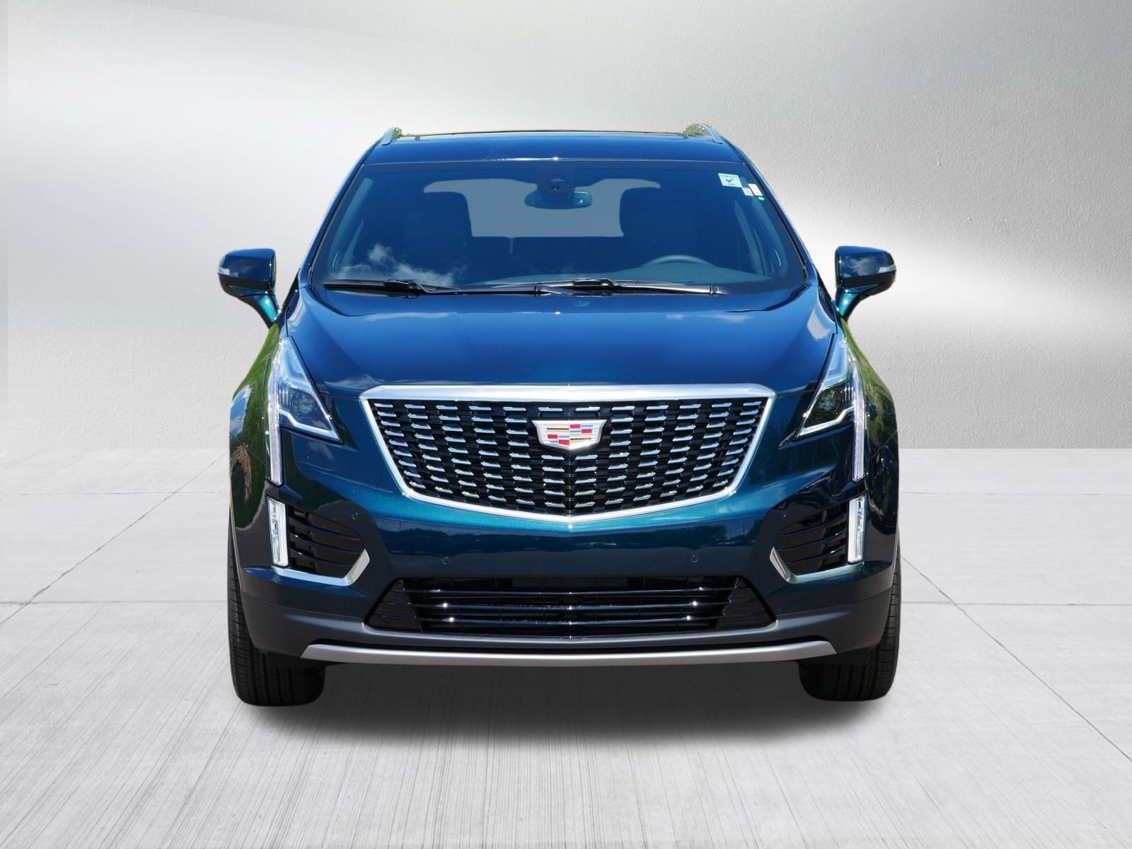 2025 Cadillac XT5 Premium Luxury photo 2