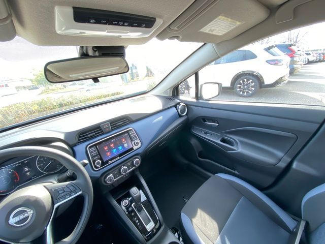 2025 Nissan Versa SV photo 9