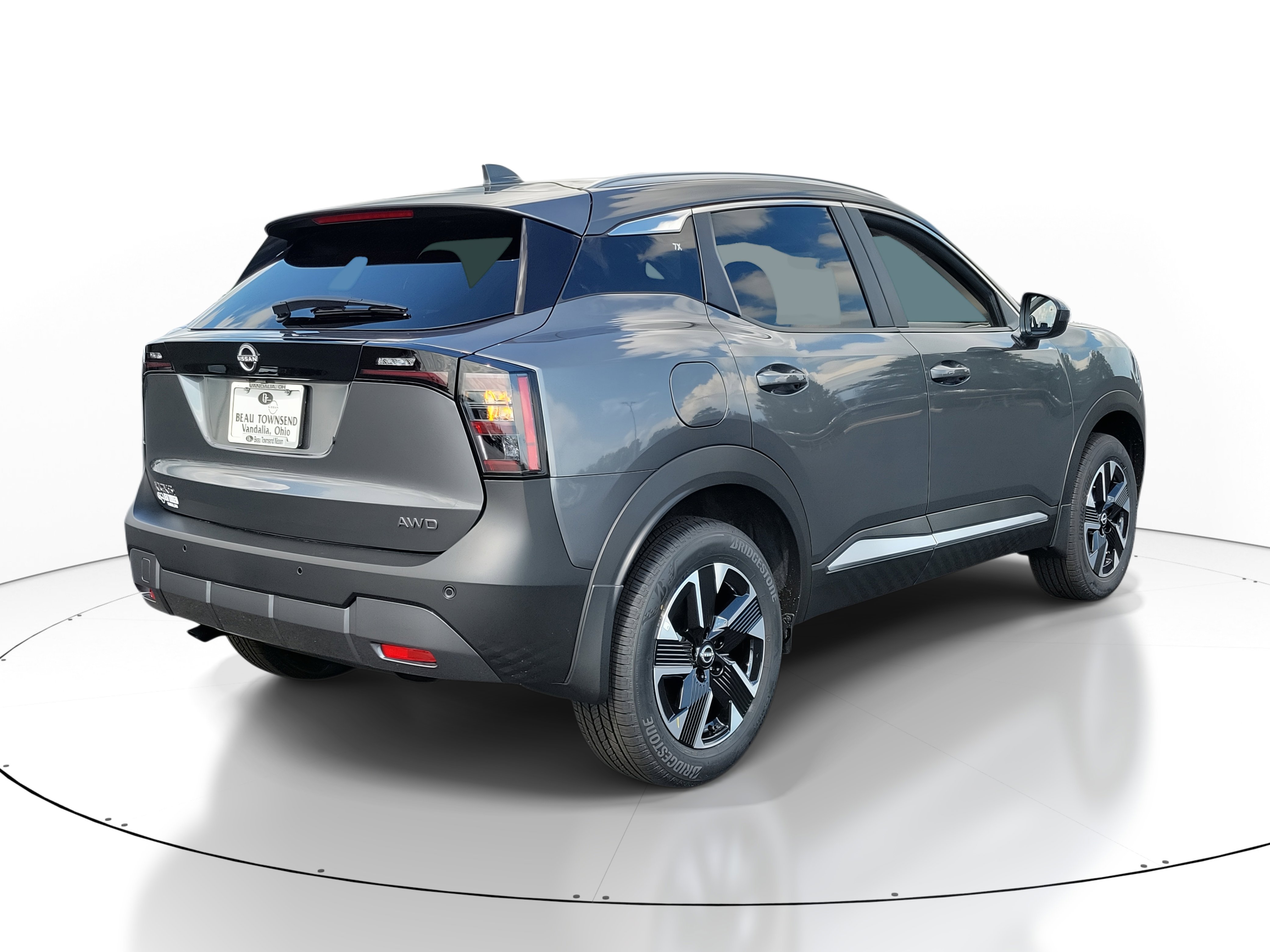 2025 Nissan Kicks SV photo 4