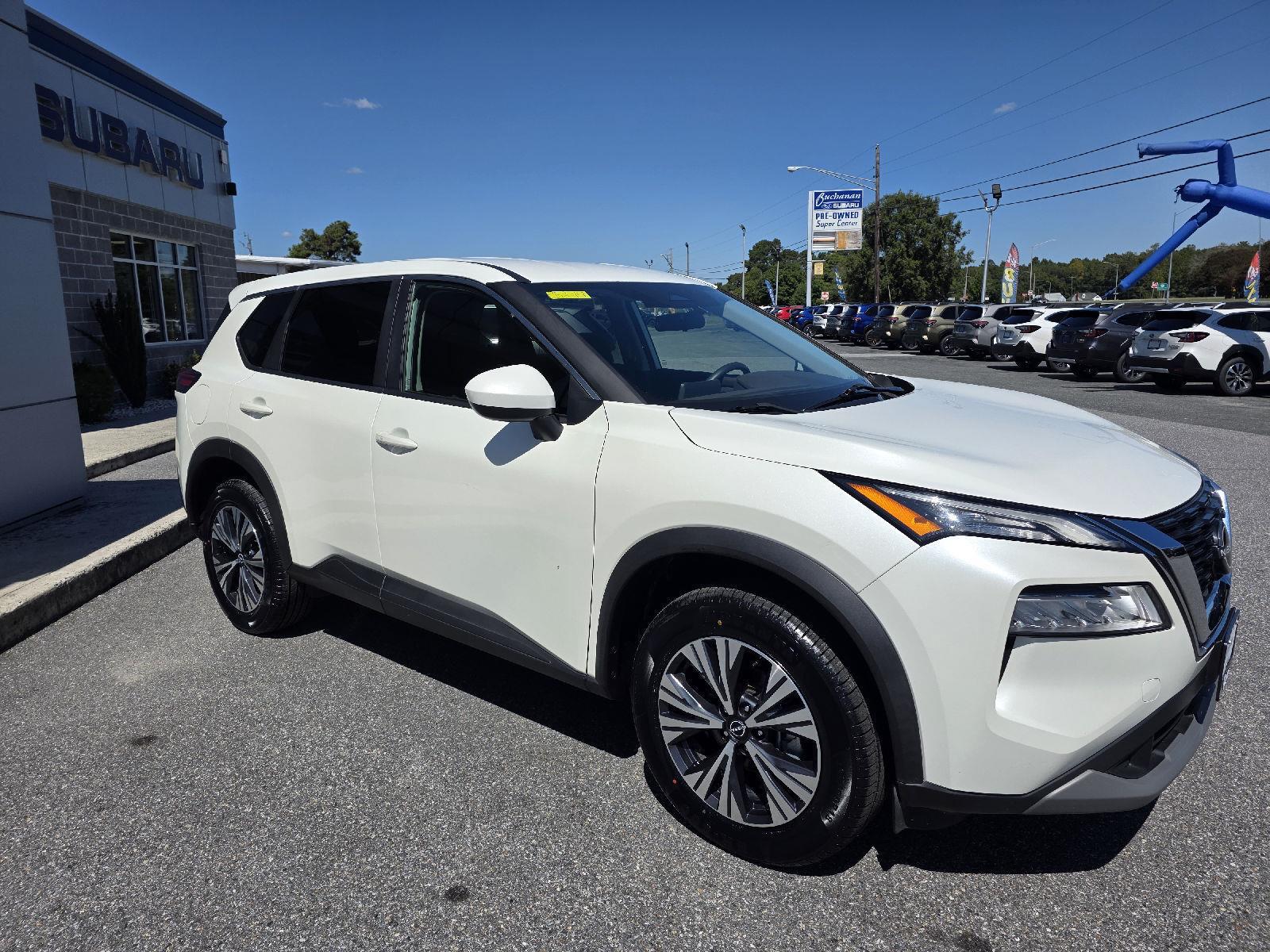 2023 Nissan Rogue SV photo 3