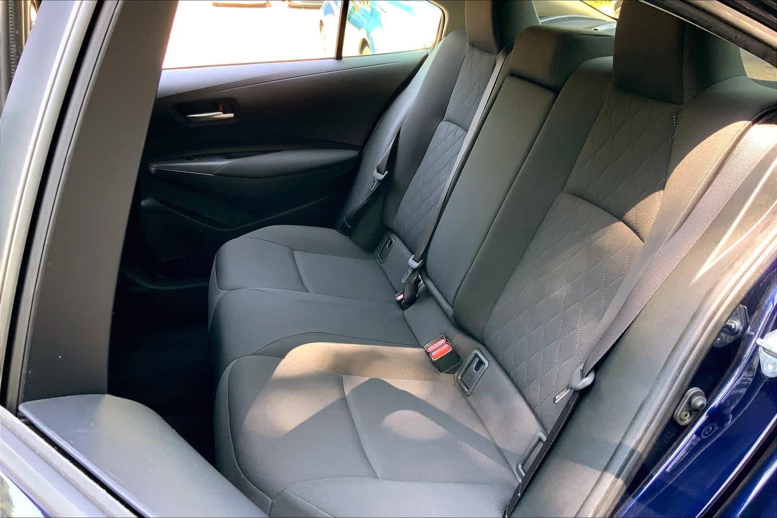 2020 Toyota Corolla LE photo 17