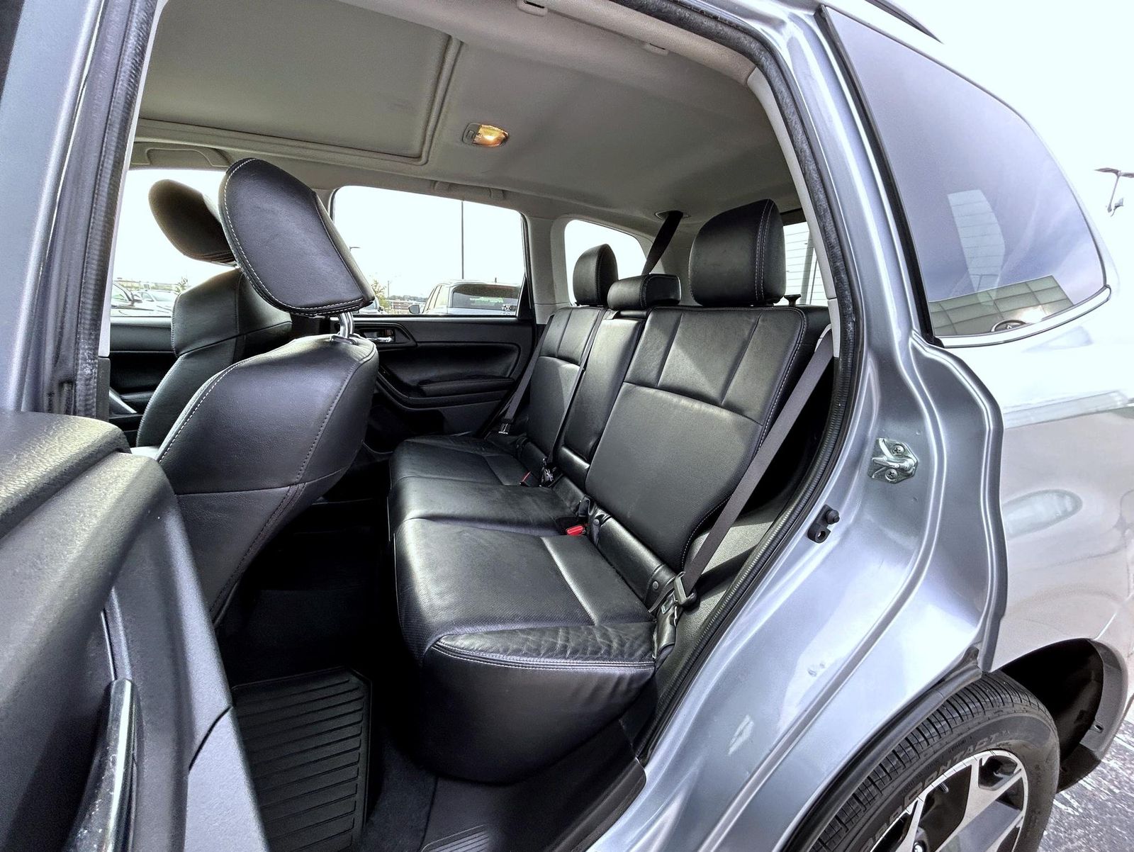2015 Subaru Forester 2.0XT Touring photo 17