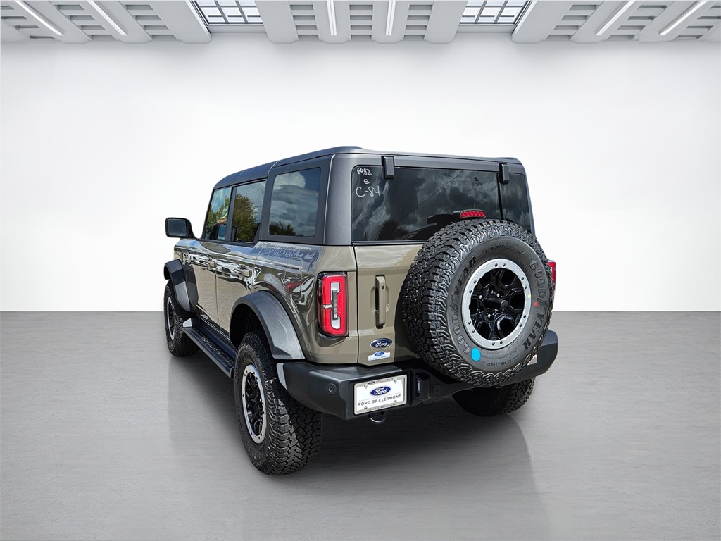 2025 Ford Bronco Outer Banks photo 4