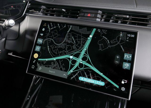 2025 Land Rover Range Rover Sport SE photo 16