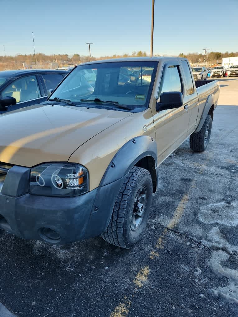 2001 Nissan Frontier XE's photo