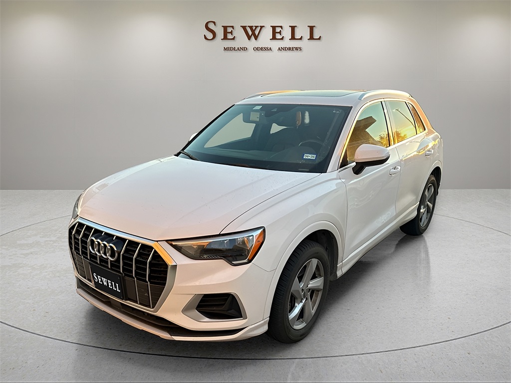 2019 Audi Q3 Premium's photo