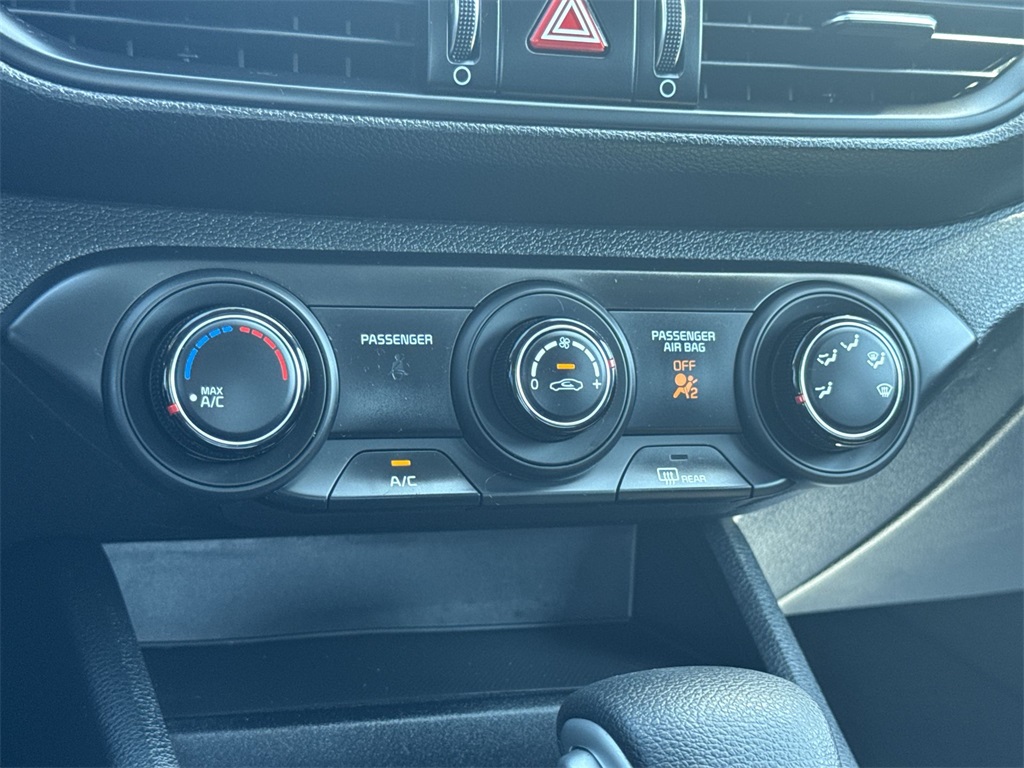 2022 Kia Forte LXS photo 24