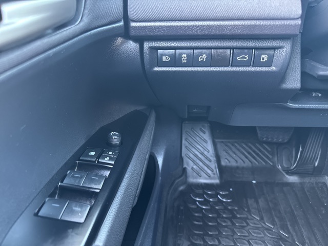 2025 Toyota Camry LE photo 23