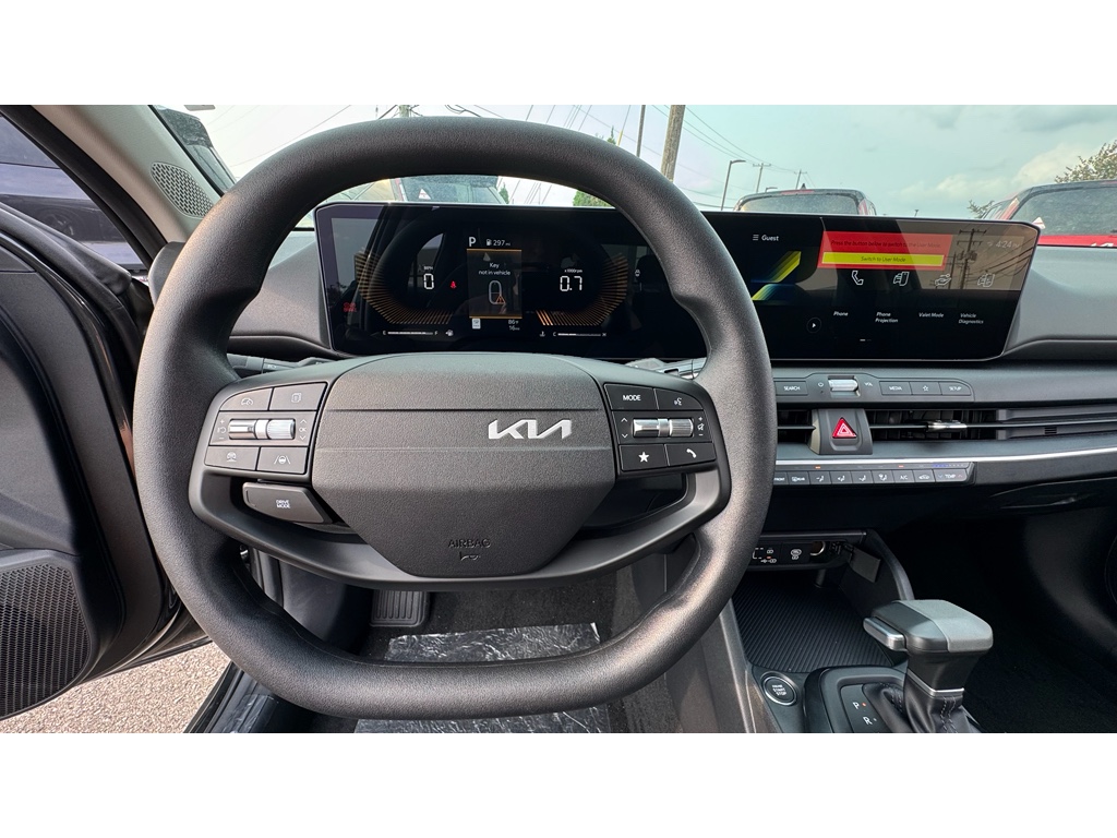 2025 Kia K4 LXS photo 7