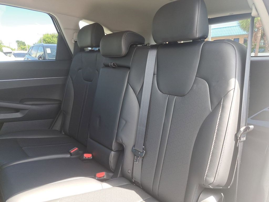 2023 Kia Sorento S photo 13