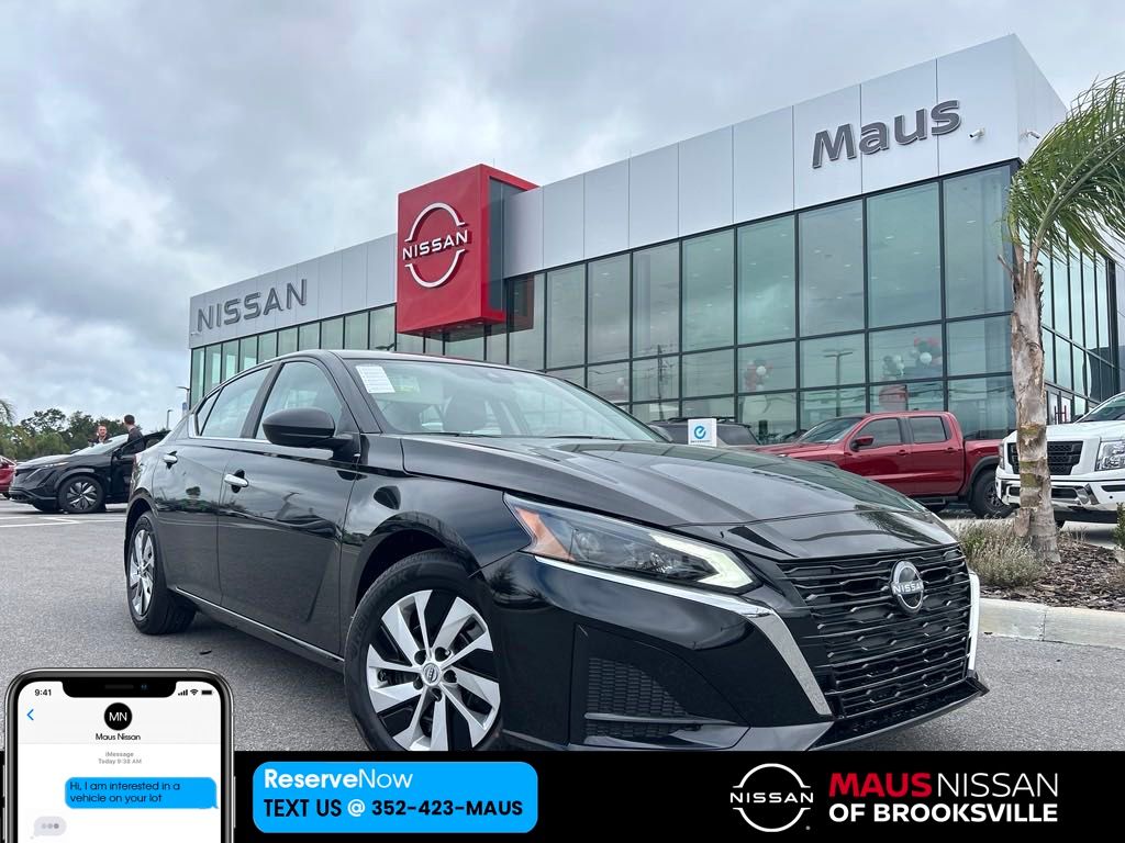 2025 Nissan Altima S's photo