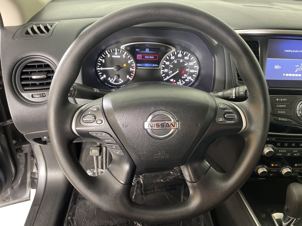 2020 Nissan Pathfinder S photo 17