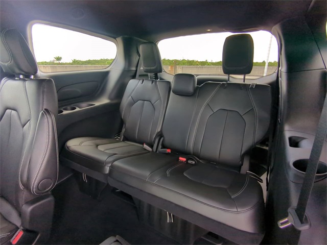 2026 Chrysler Voyager LX photo 14