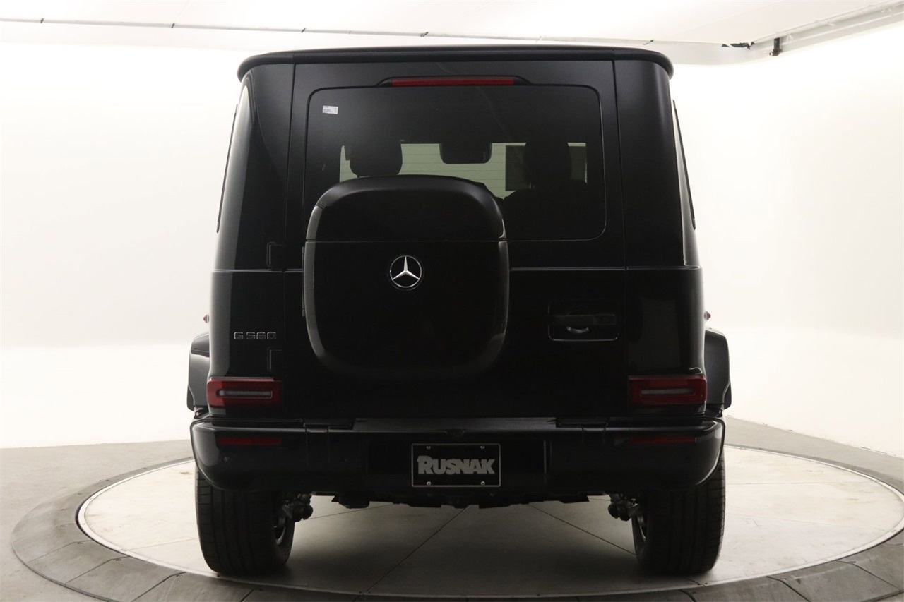 2025 Mercedes Benz G photo 3