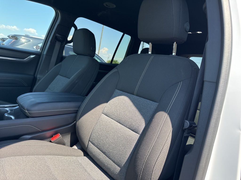 2025 Gmc Acadia Elevation photo 48