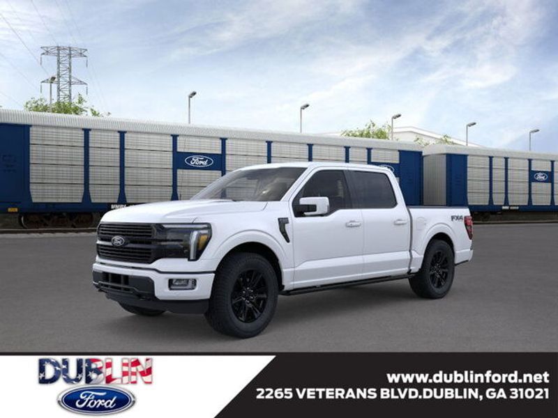 2025 Ford F-150 Platinum's photo