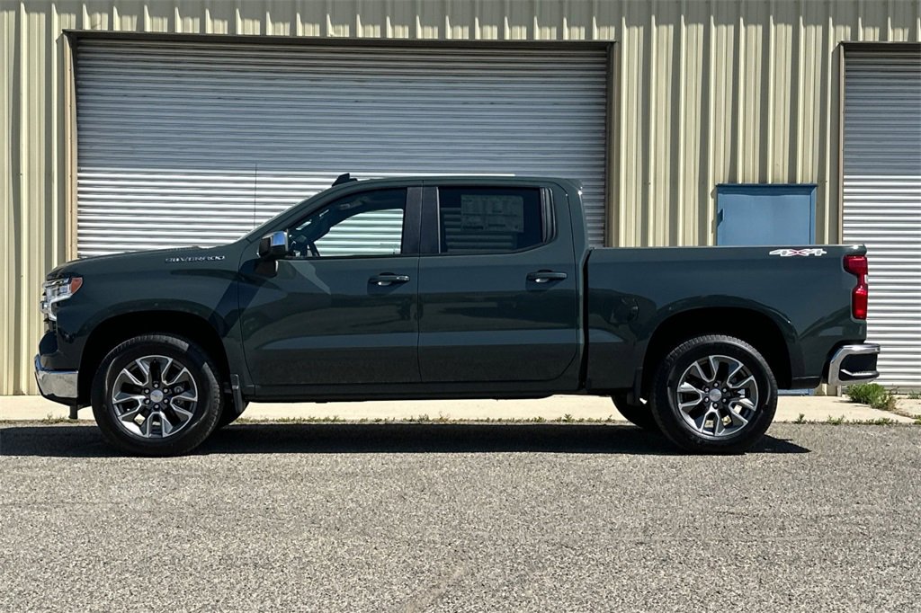 2025 Chevrolet Silverado 1500 LT photo 3