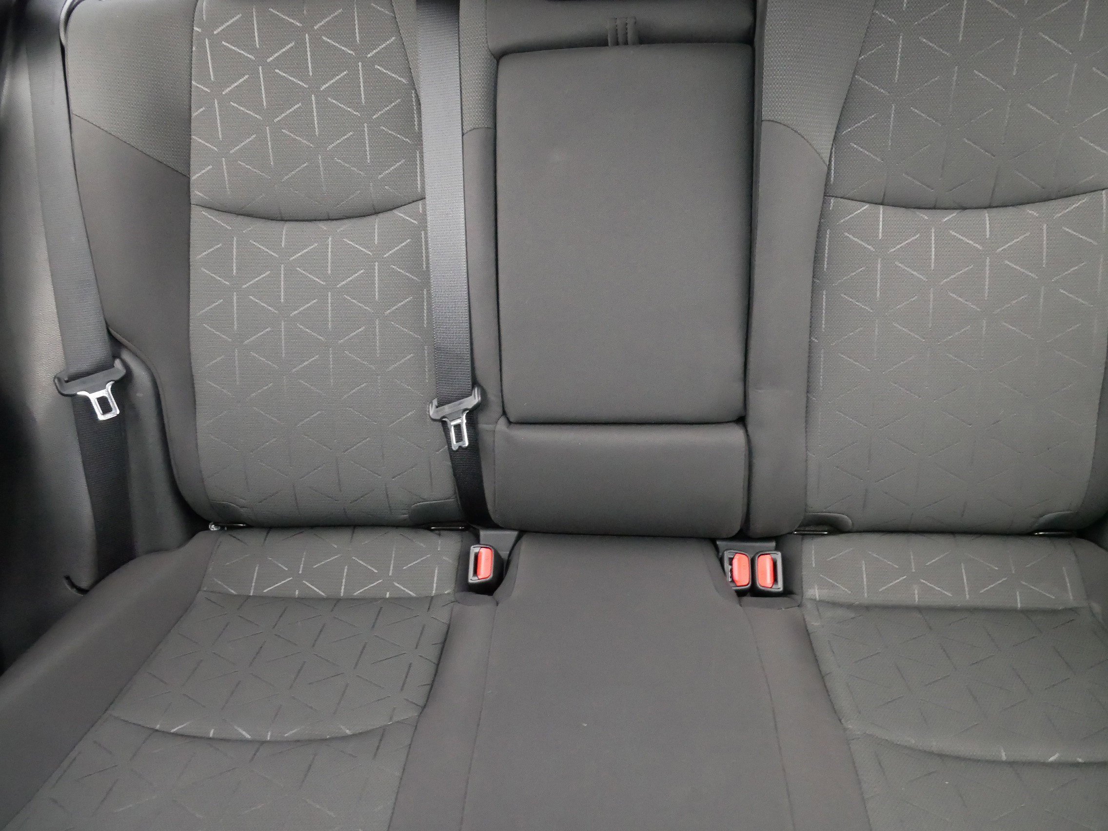 2021 Toyota RAV4 Hybrid XLE photo 13