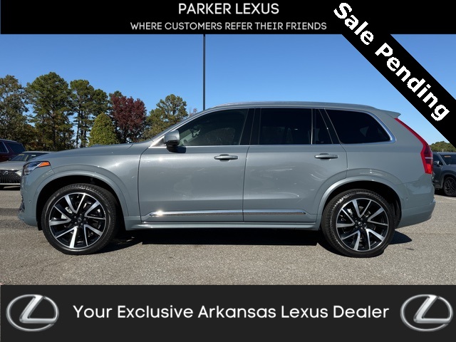 2023 Volvo XC90 Plus's photo