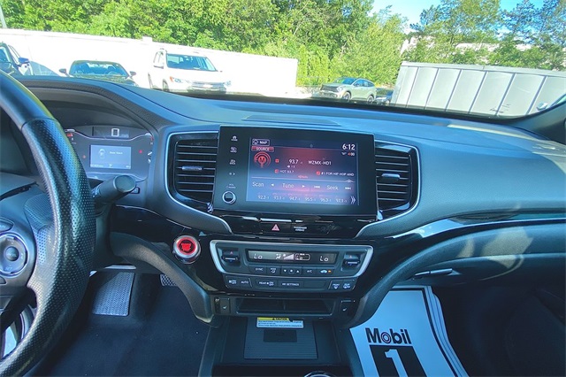 2022 Honda Ridgeline Black Edition photo 14