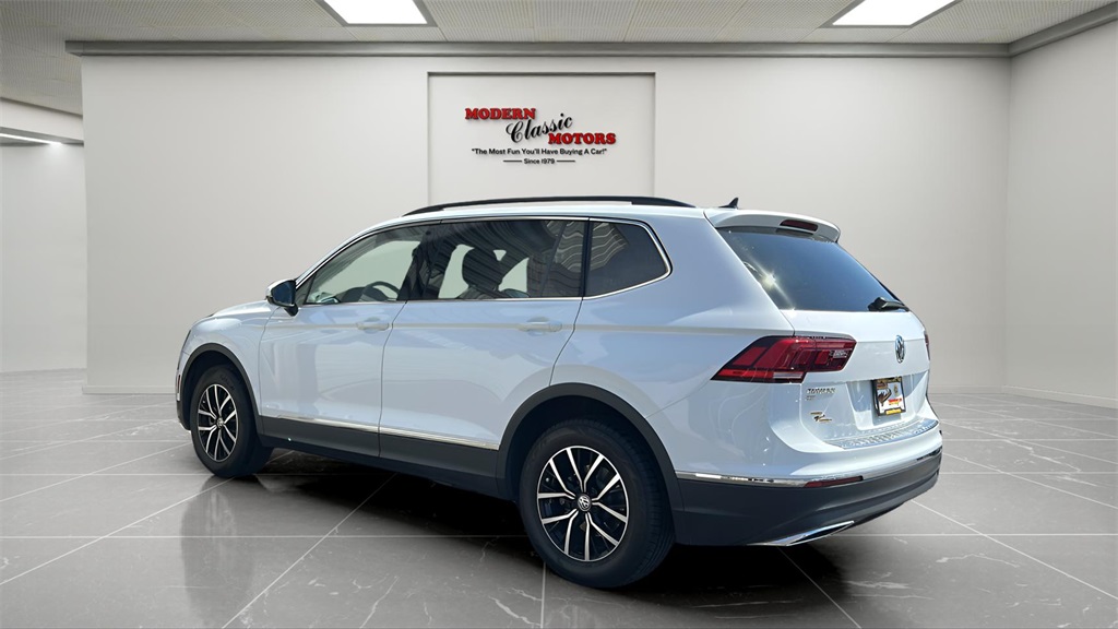 2021 Volkswagen Tiguan R-Line Black SEL photo 4