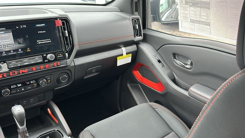 2025 Nissan Frontier PRO-4X photo 25