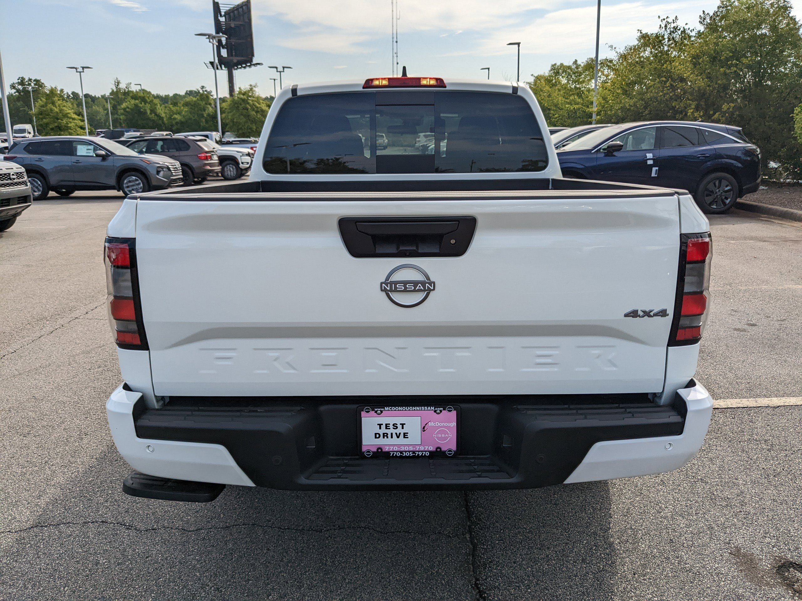 2025 Nissan Frontier SV Crew Cab photo 4