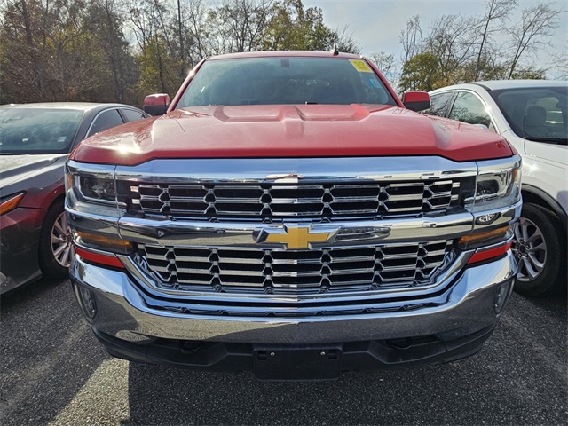 2018 Chevrolet Silverado 1500 LT photo 2