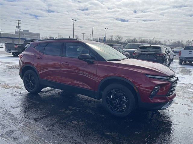 2025 Chevrolet Blazer 2LT photo 2