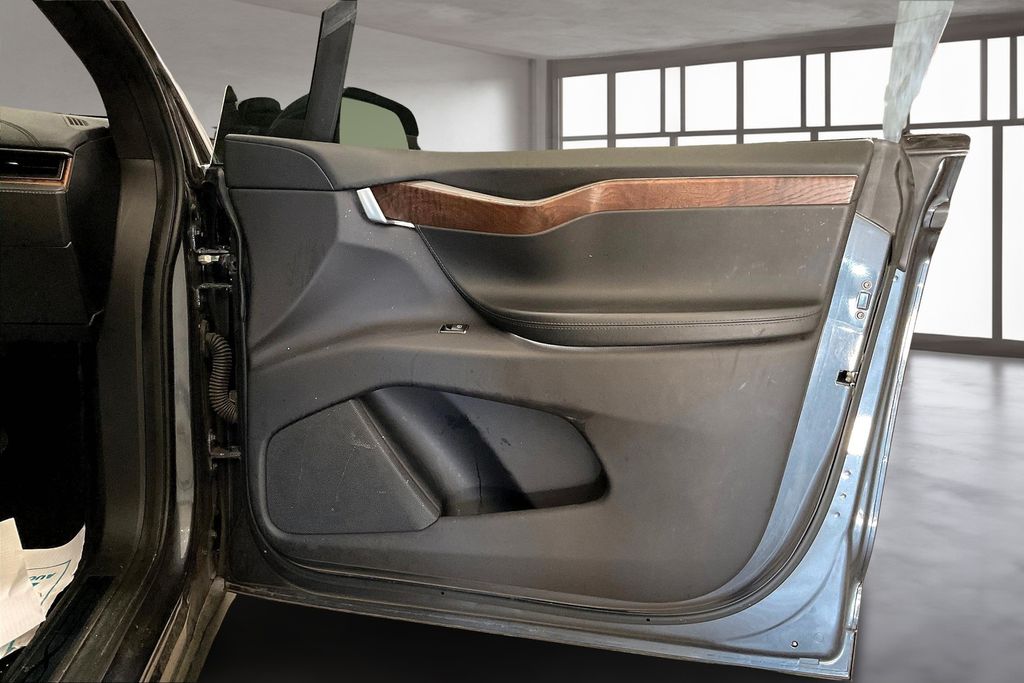 2019 Tesla Model X Performance photo 21