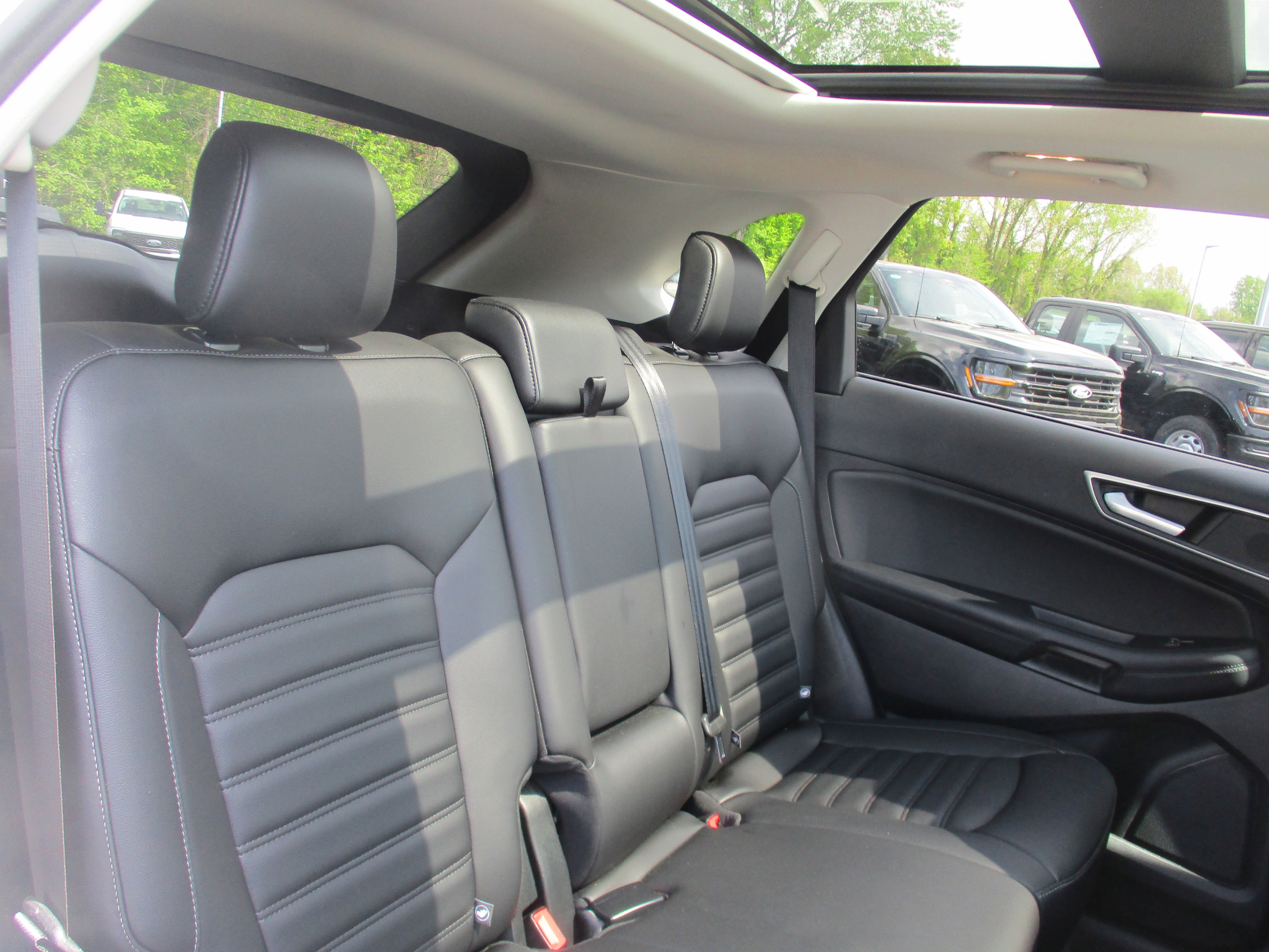 2022 Ford Edge SEL photo 21