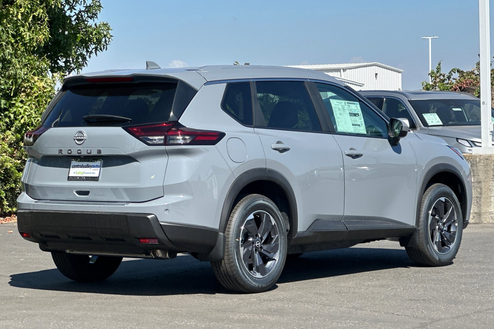 2026 Nissan Rogue SV photo 4