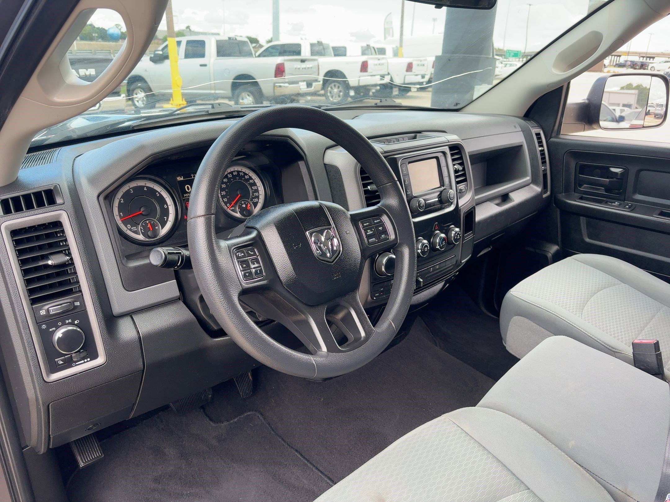 2018 Ram 1500 Tradesman photo 4