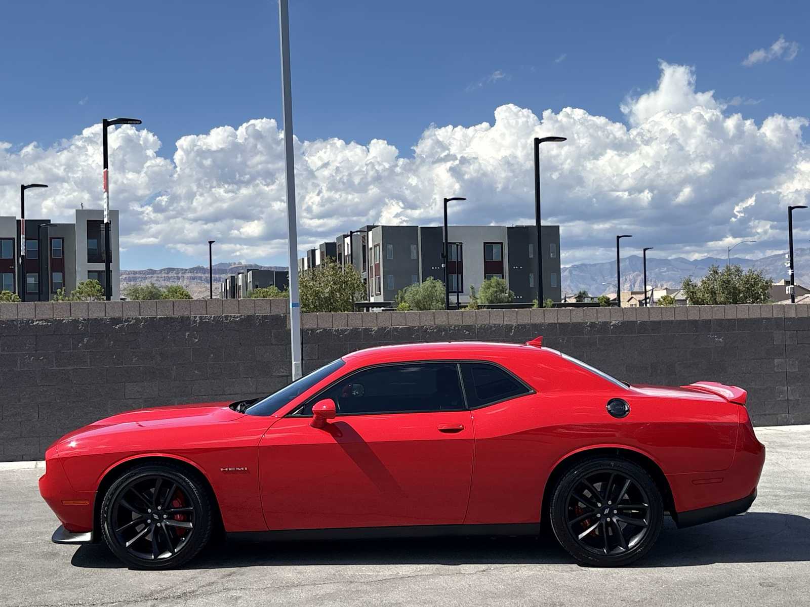2022 Dodge Challenger R/T photo 6