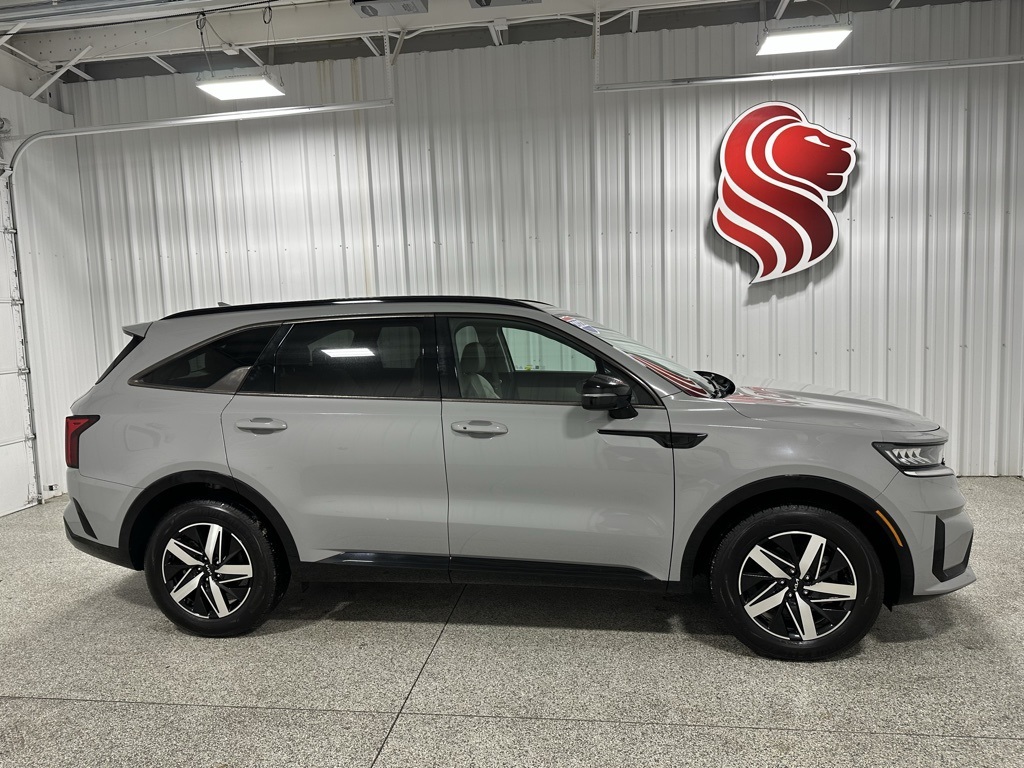 2022 Kia Sorento EX's photo