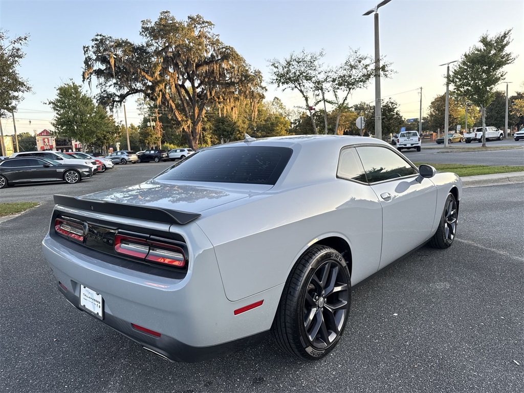 2020 Dodge Challenger SXT photo 2