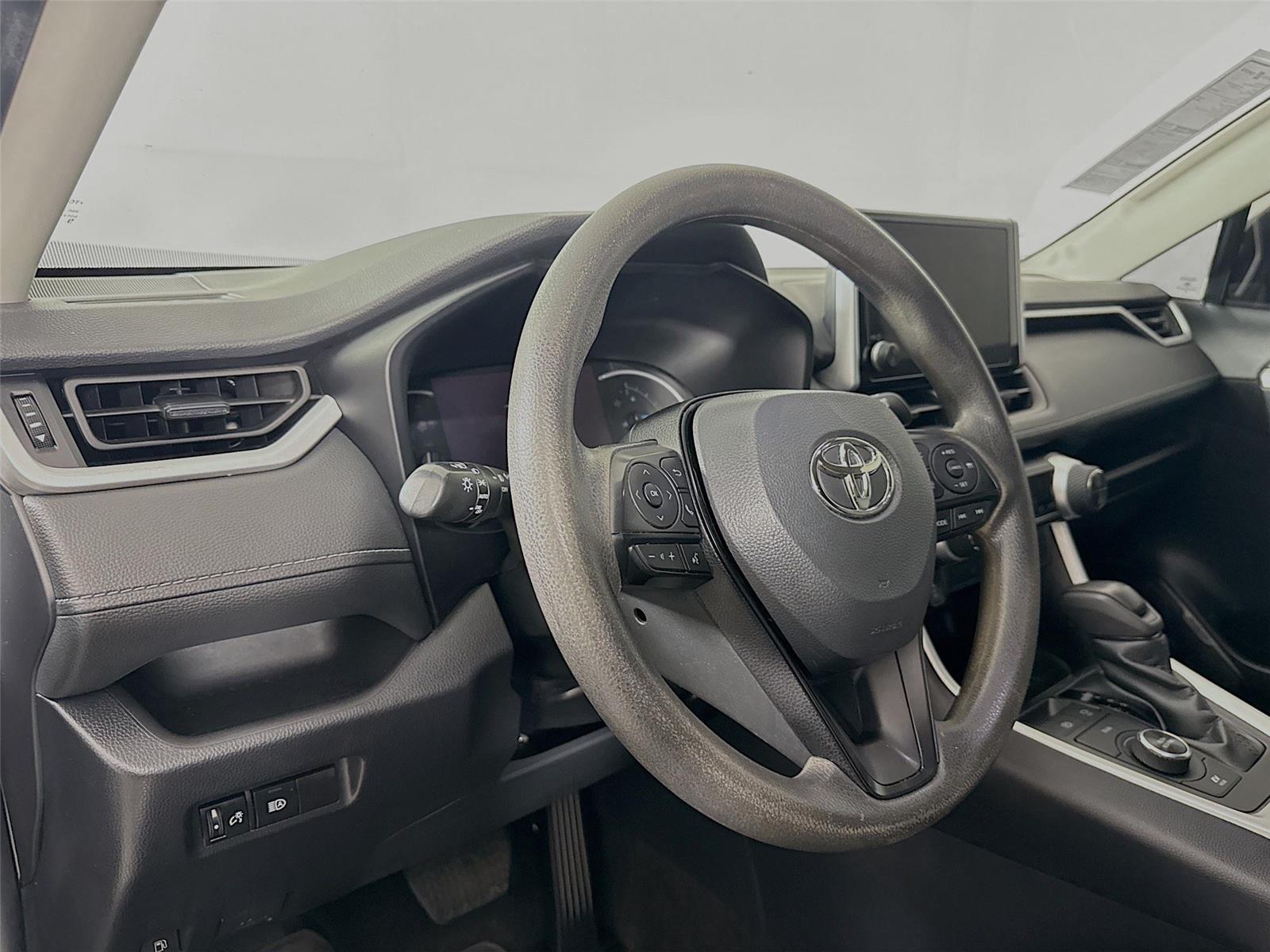 2023 Toyota RAV4 Hybrid photo 11