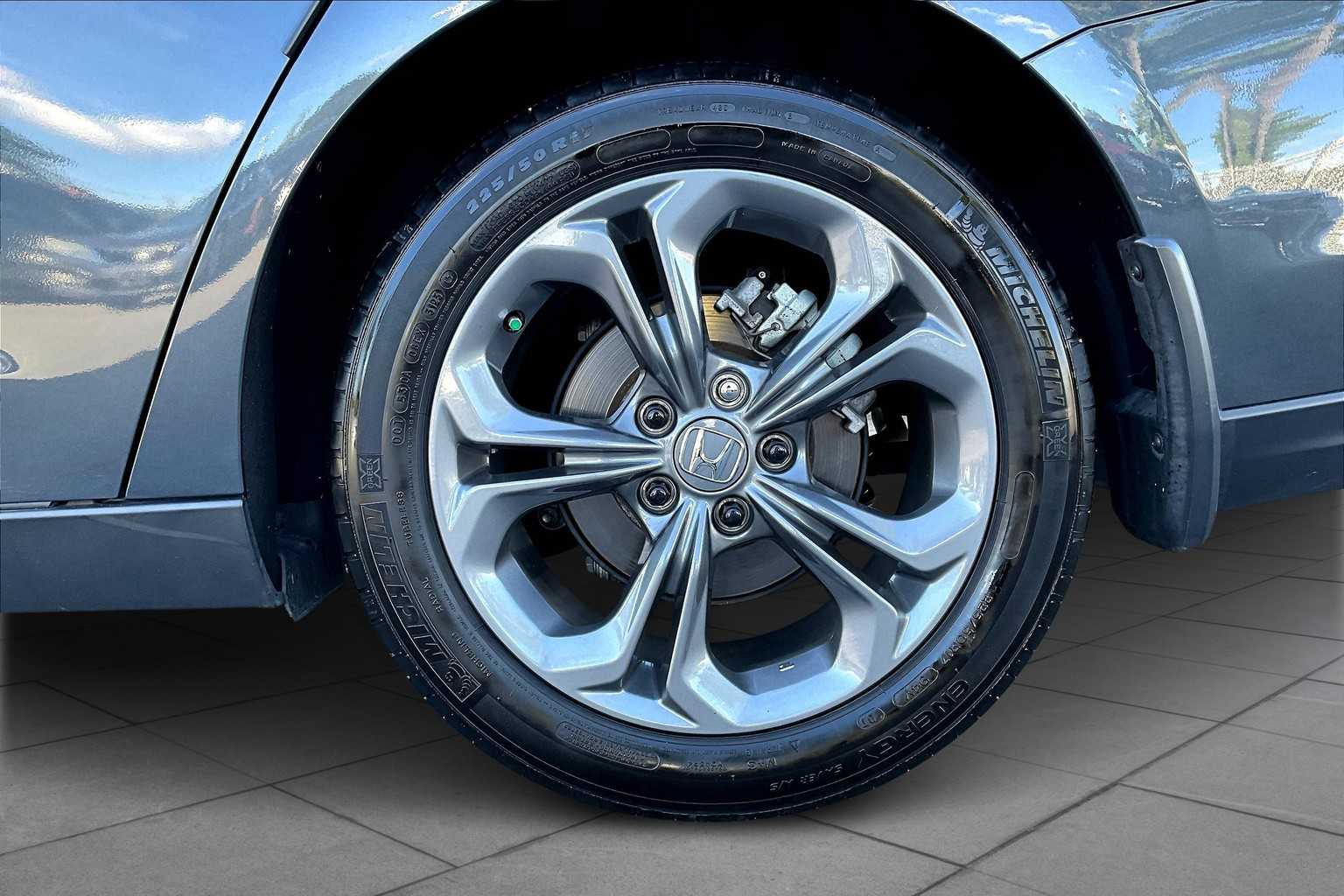 2023 Honda Accord EX photo 9