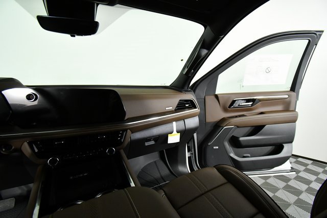 2025 Chevrolet Tahoe High Country photo 18
