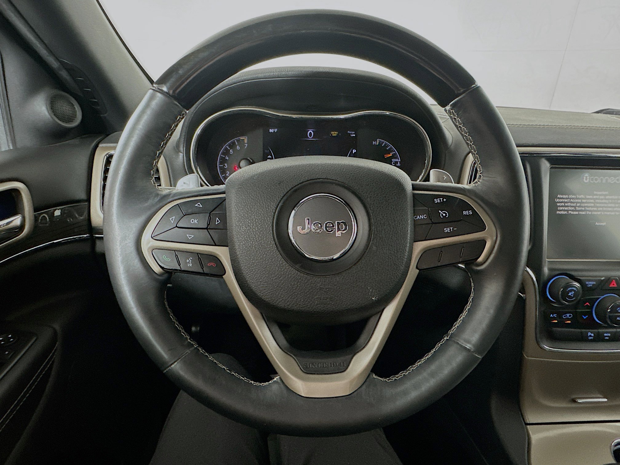 2015 Jeep Grand Cherokee Overland photo 11