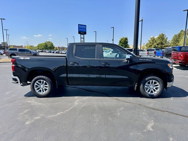 2025 Chevrolet Silverado 1500 LT photo 2