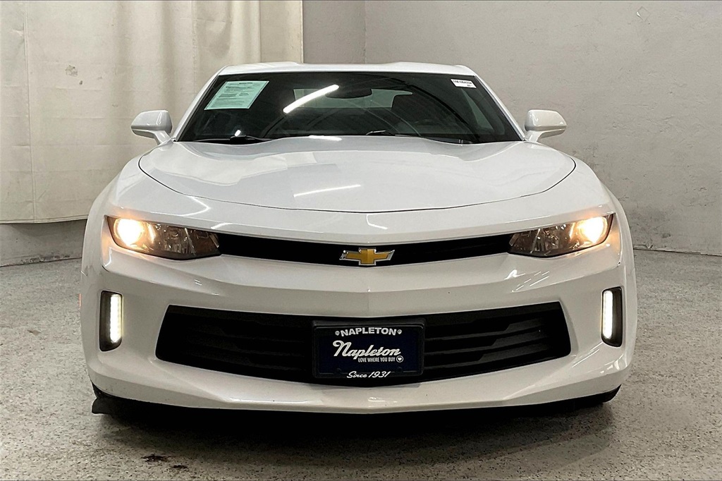 2018 Chevrolet Camaro 1LT photo 2