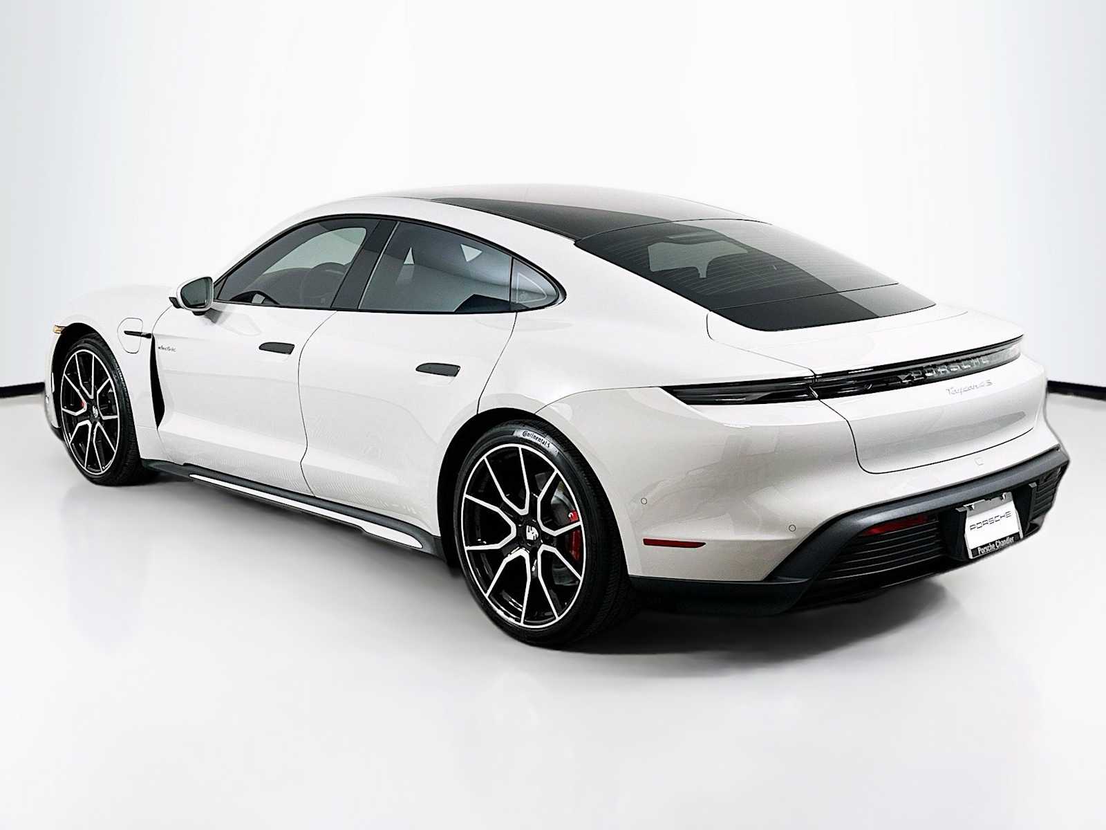 2025 Porsche Taycan 4S photo 3