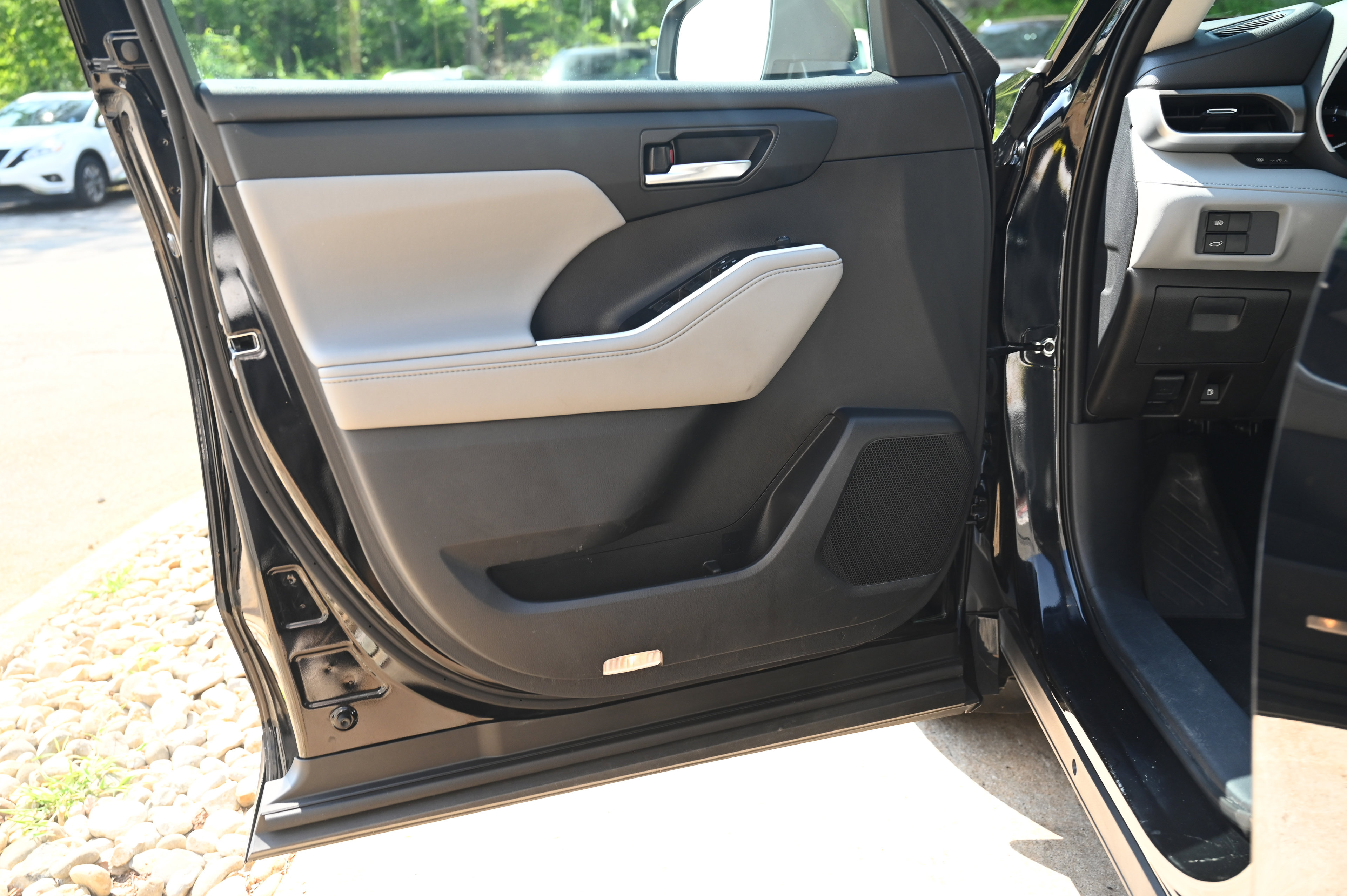2021 Toyota Highlander XLE photo 13