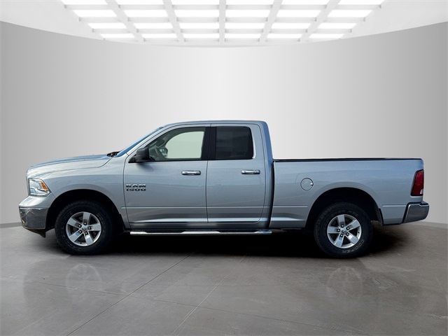 2017 Ram 1500 SLT photo 4