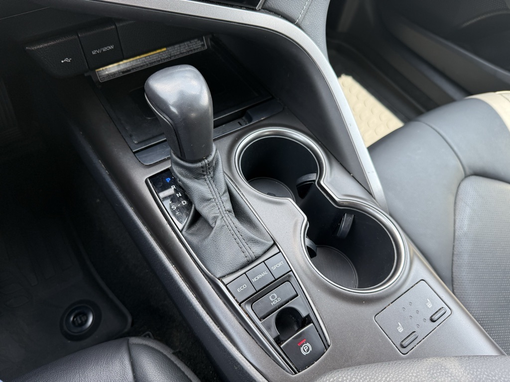 2021 Toyota Camry XSE photo 14