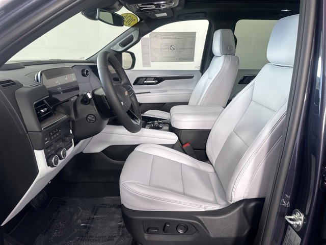 2026 Chevrolet Suburban Premier photo 14