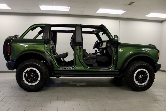2025 Ford Bronco Outer Banks photo 4