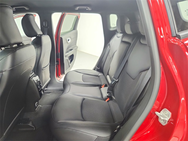 2025 Jeep Compass Latitude photo 27