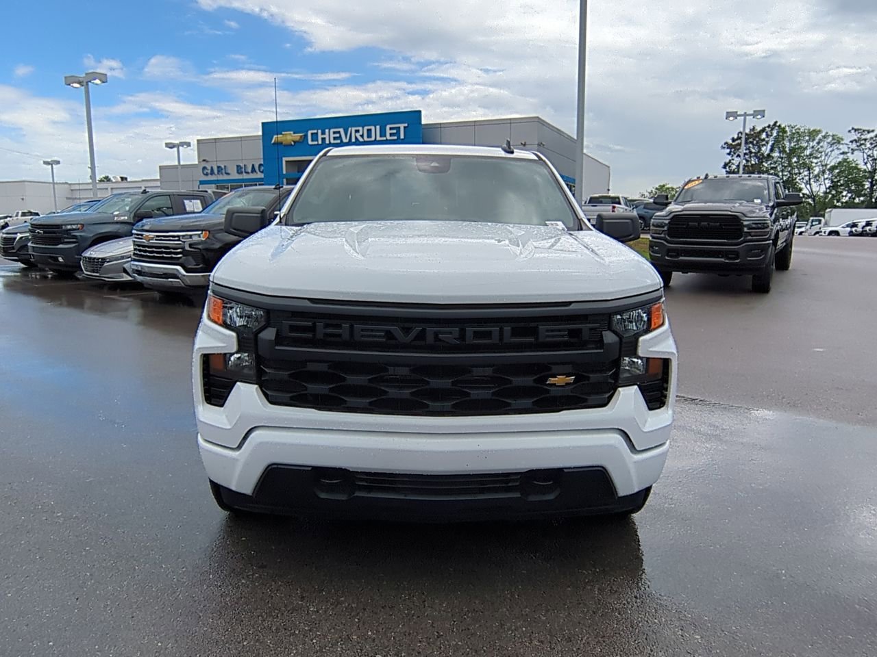 Used 2025 Summit White Chevrolet Custom image 3